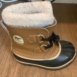 Sorel kids 11 winter boots